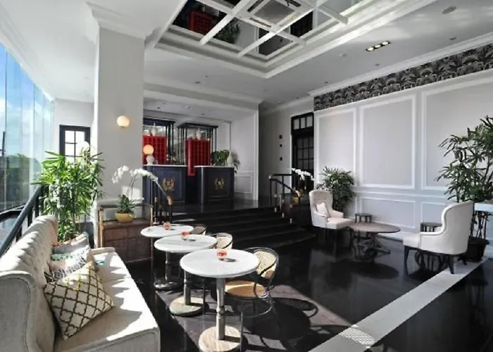 Brava Suites By Zia Surabaya